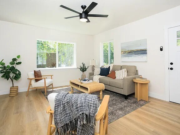 Building Photo - 348 N 200 W