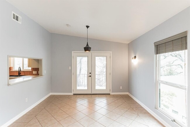 Building Photo - 807 Azie Morton Rd