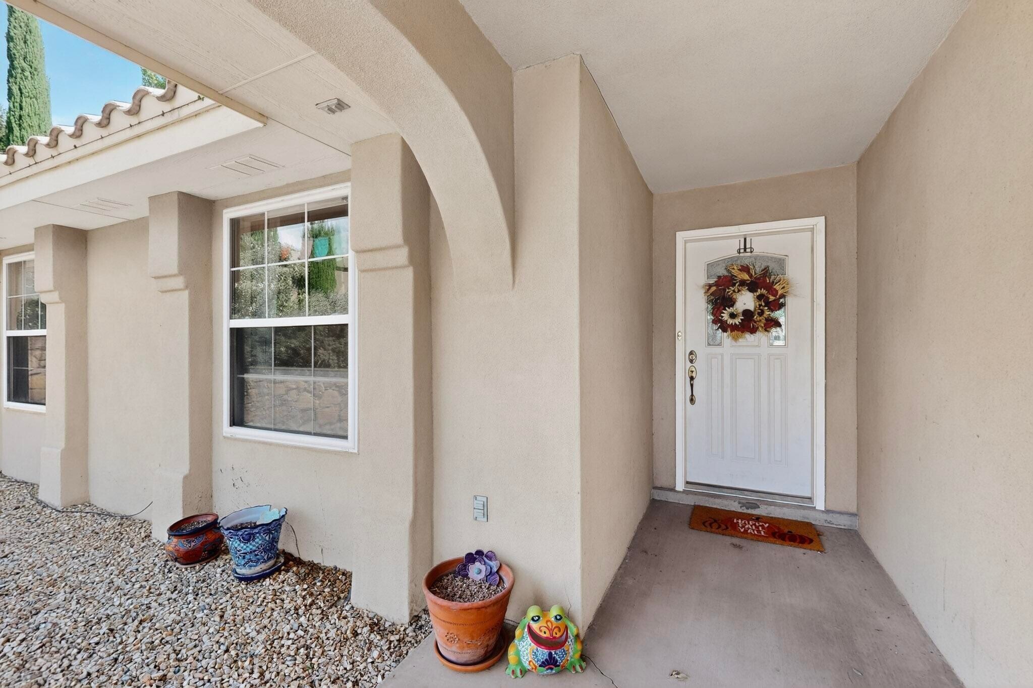 Building Photo - 2004 Vista Lejano