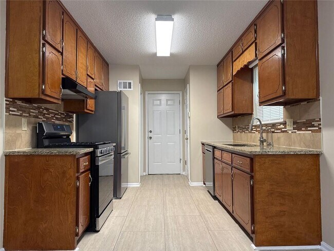 Building Photo - 217 Briarpatch Ct