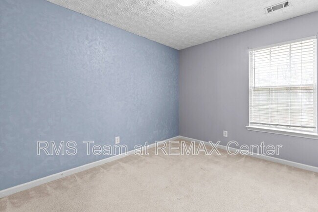 Building Photo - 4932 Vireo Dr