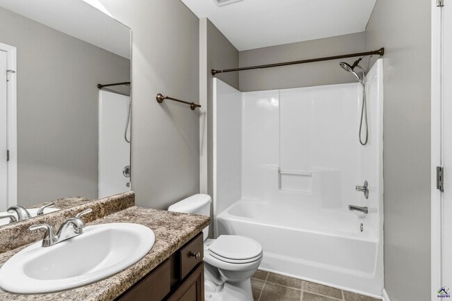 Building Photo - 100 Stoney Creek Dr