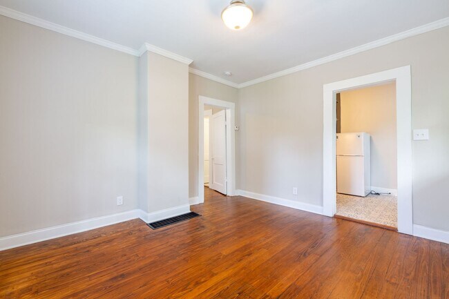 Building Photo - 1348 McClelland Ave