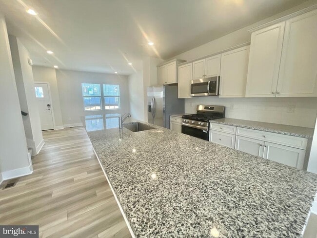 Building Photo - 2264 Marcy Dr
