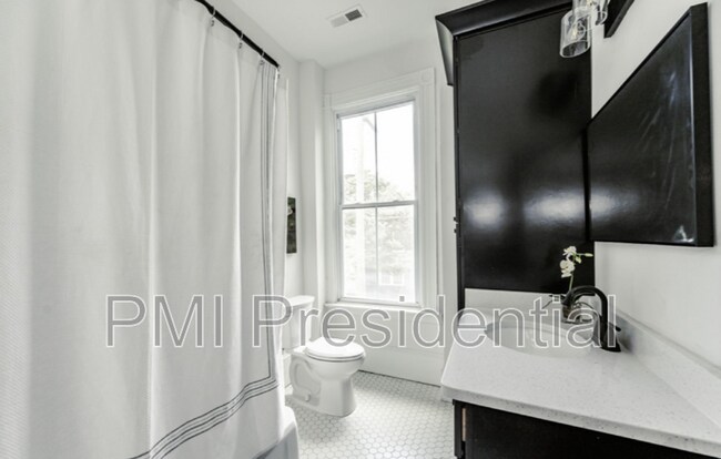 Building Photo - 3423 Enslow Ave