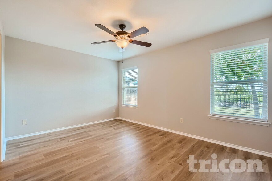 Building Photo - 3205 Emory Oak Way