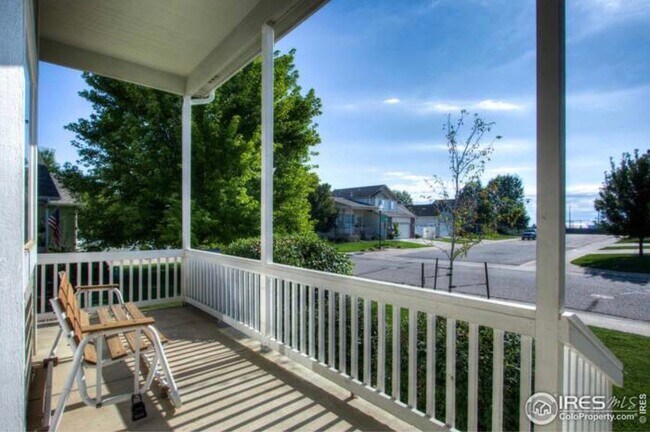 Building Photo - 221 Green Teal Dr