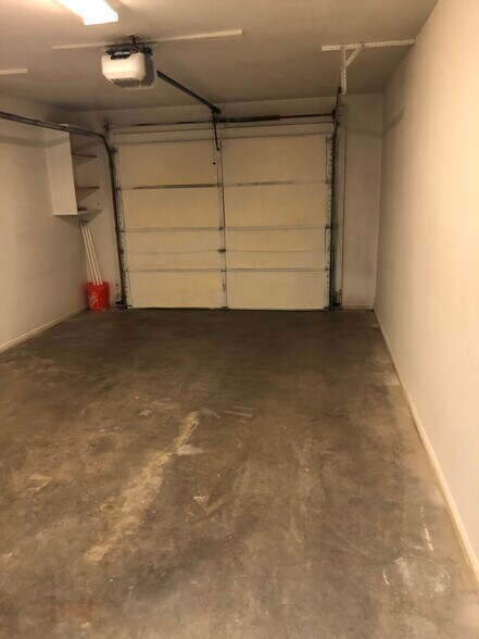 Building Photo - 345 S 200 W
