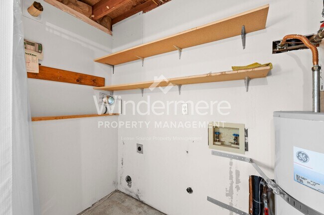 Building Photo - 4128 E 34th Ave