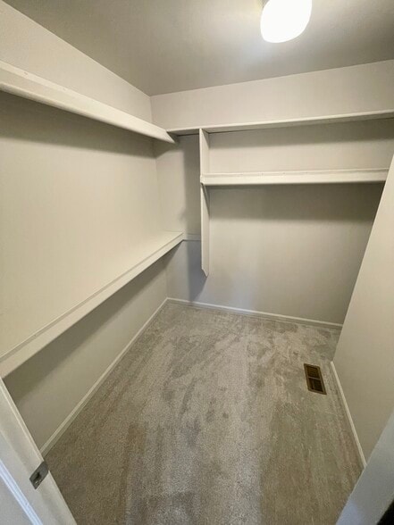 Building Photo - 15280 Arno Dr