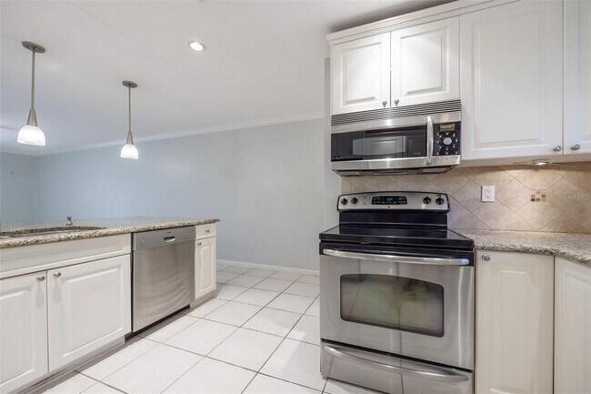 Building Photo - 2650 Countryside Blvd