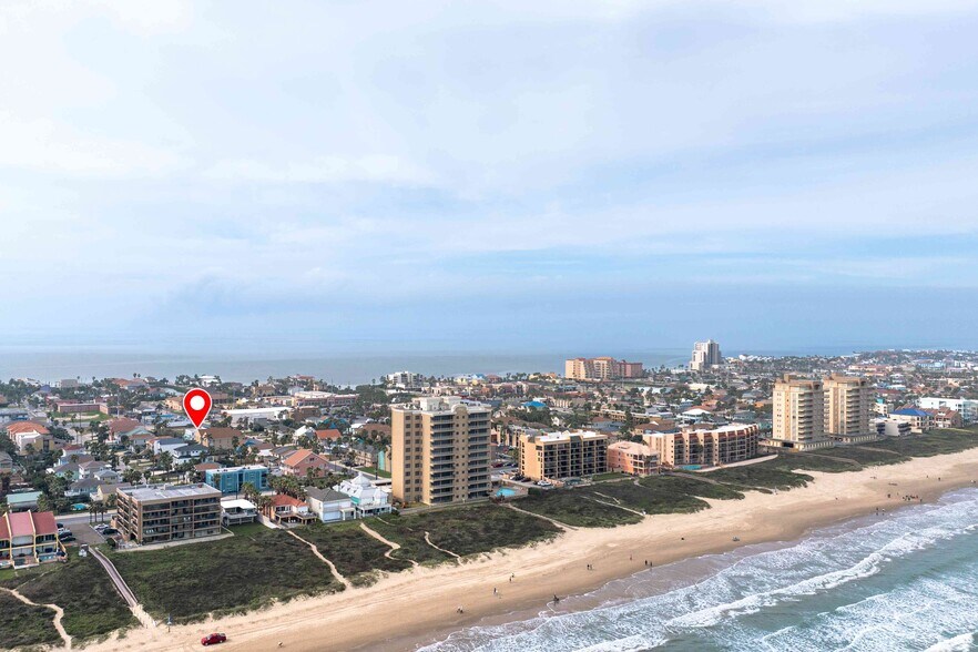 Building Photo - 111 E Hibiscus St