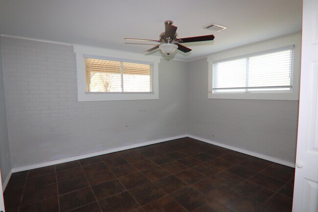 Building Photo - 13325 Blackgum St