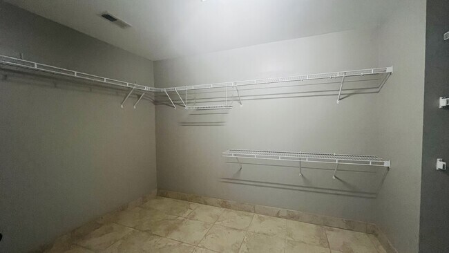 Building Photo - 116 Clearview Ct