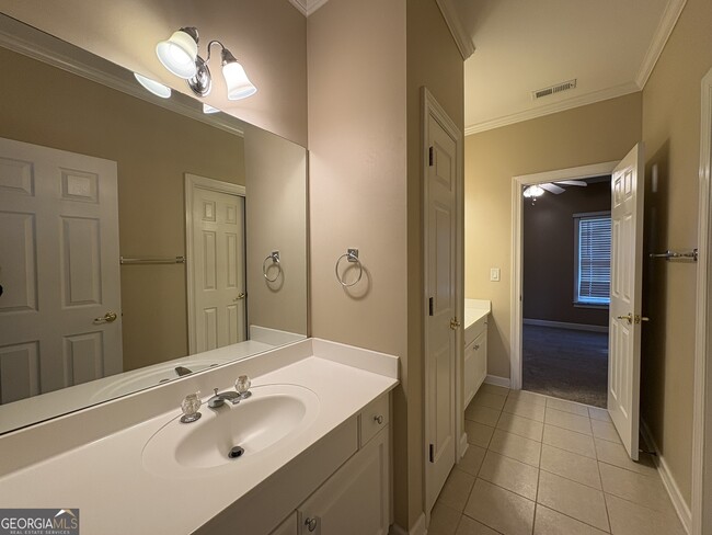 Building Photo - 5930 Abbotts Run Tr