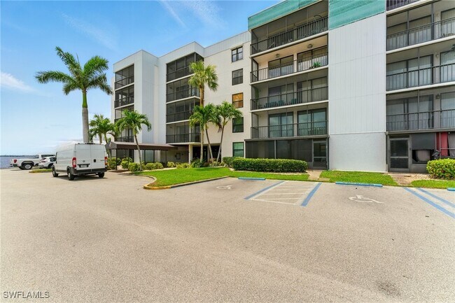 Building Photo - 3460 N Key Dr