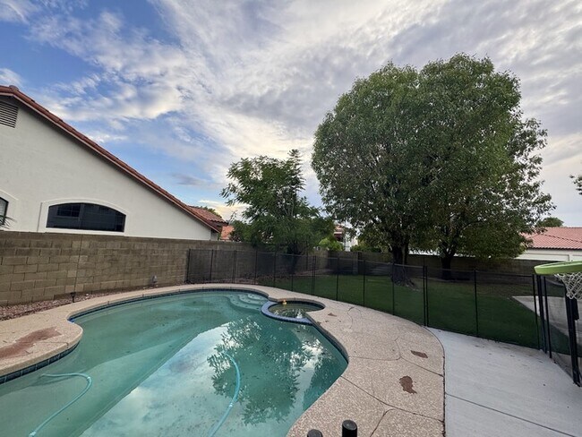 Building Photo - Marshall Ranch - Solar - Pool W/service included