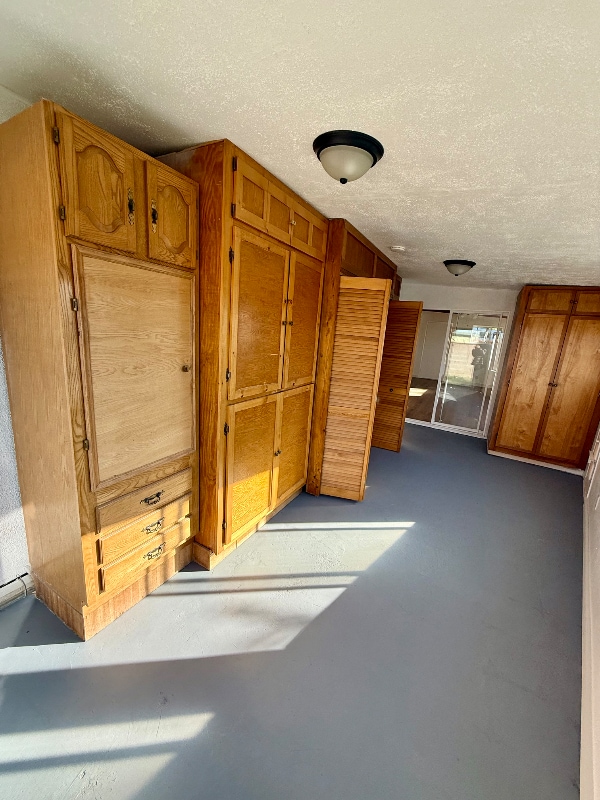 Building Photo - 1120 Ave H-6