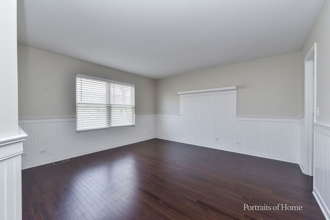 Building Photo - 680 Meadowridge Dr