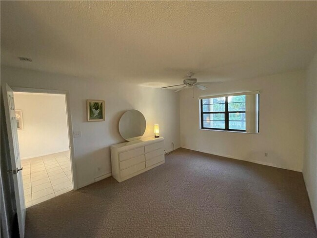 Building Photo - 9233 SW 8th St