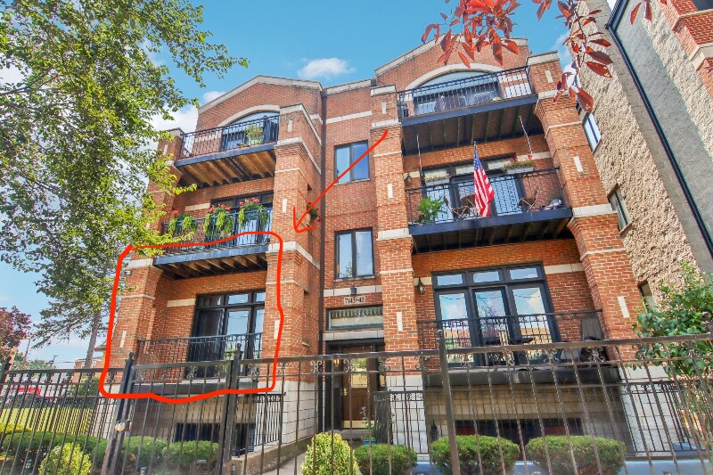 Primary Photo - 6005 Irving Park Rd
