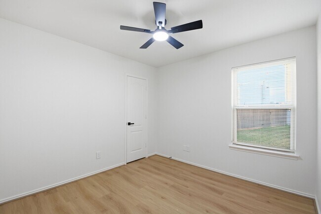 Building Photo - 20615 Moonrise River Ln