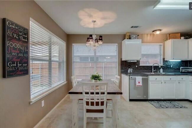 Building Photo - For Rent: Beautiful 3 Bedroom Home in Red Oak, TX!