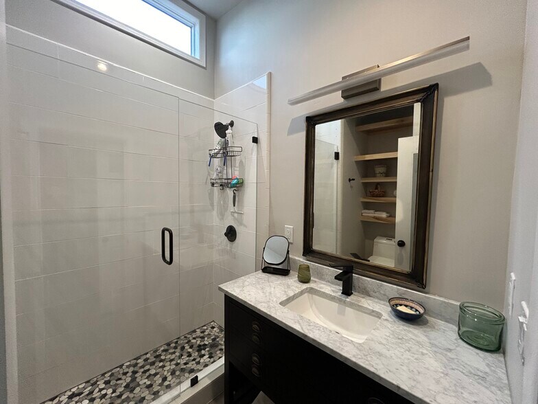 Building Photo - 10715 Ridgeview Way