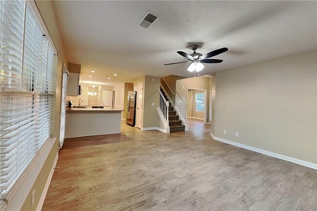 Building Photo - 4220 E Meadow Dr