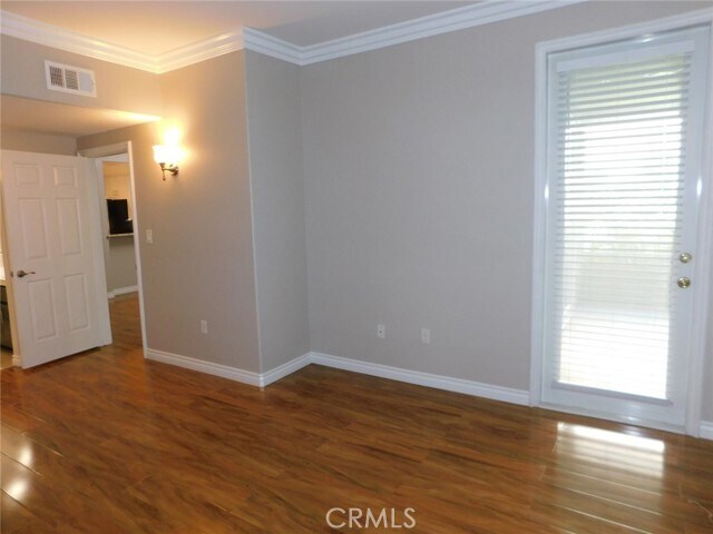 Building Photo - 2253 Martin