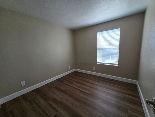 Building Photo - A Fabulous 3 Bedroom Condo in NW Las Vegas.