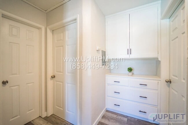 Building Photo - 4237 Swift Ave