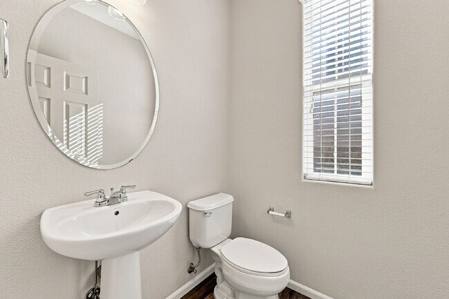 Building Photo - $2,040.95 with $300 Off the first month's rent - 2 Beds, 2.5 Baths, Townhome in Fountain with 2-C...