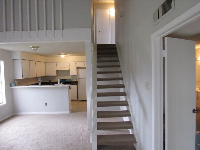 Building Photo - 12109 Sandpiper Dr
