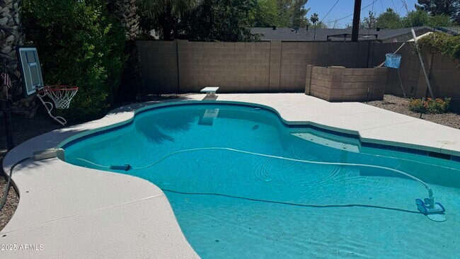 Building Photo - 3109 E Cholla St