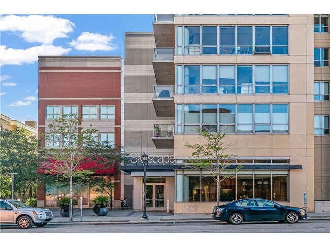 Building Photo - 929 Portland Ave