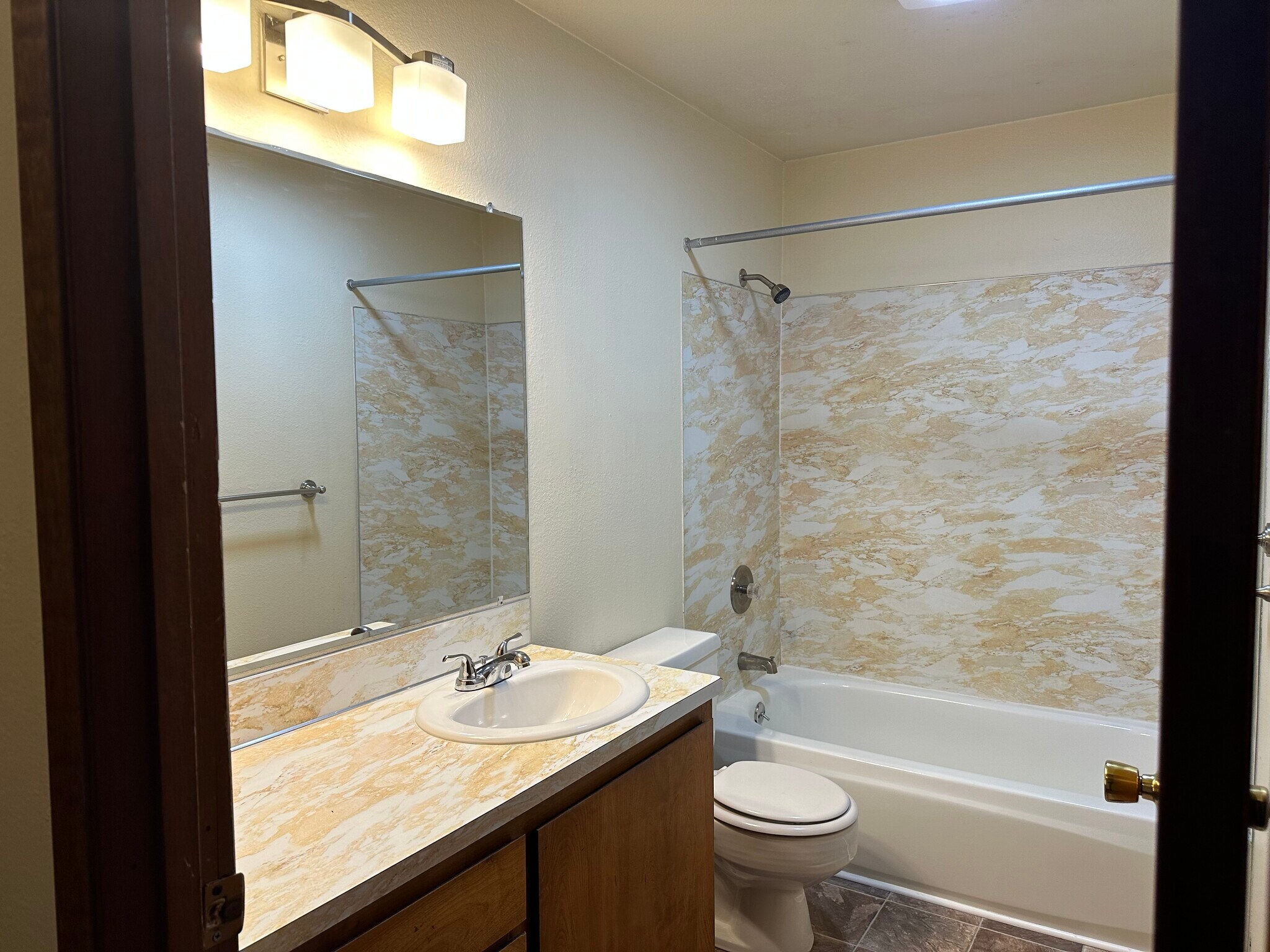 Full bathroom upstairs between bedrooms 1 and 2 - 6439 Armar Rd