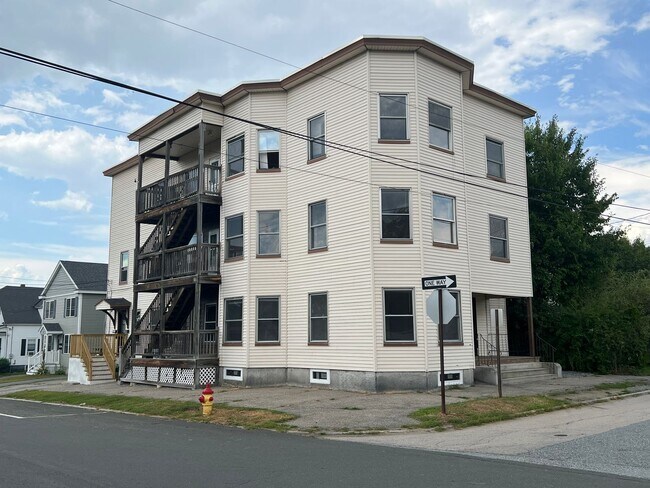 Building Photo - 68 Kenney St