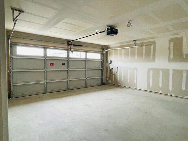 Building Photo - 18508-A High Flyer Way