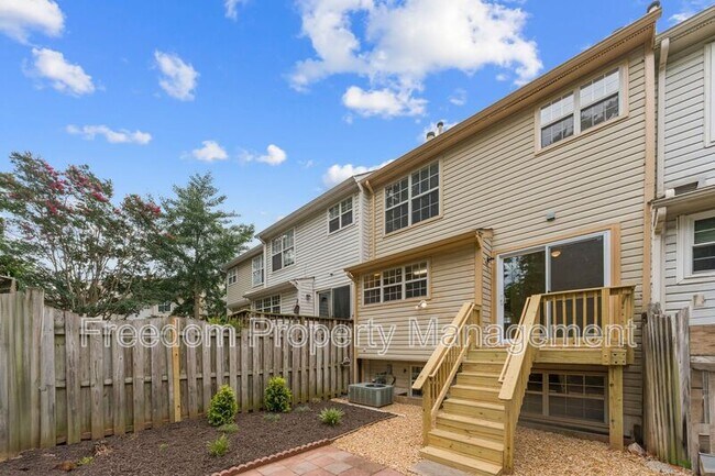 Building Photo - 8644 Sanderling Dr