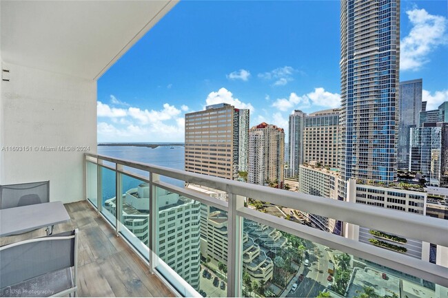 Primary Photo - 950 Brickell Bay Dr