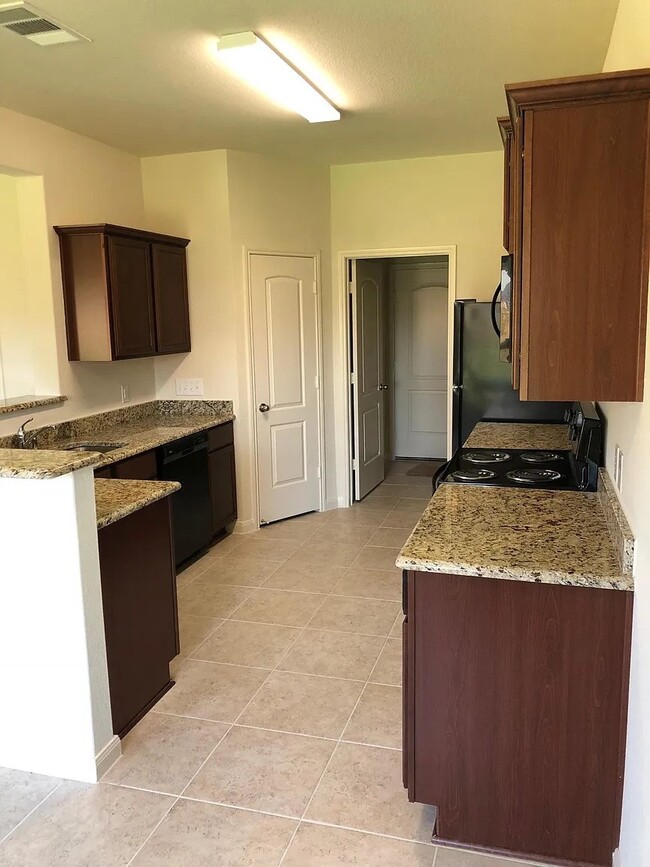 Building Photo - 1613 White Mountain Wy