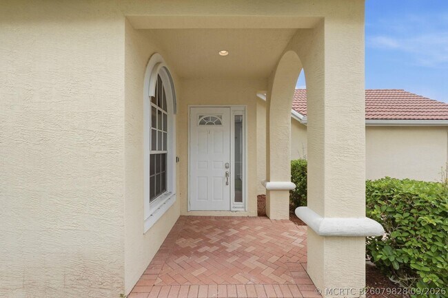 Building Photo - 707 SW San Salvador Cv