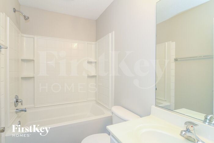 Building Photo - 275 Frontier Dr