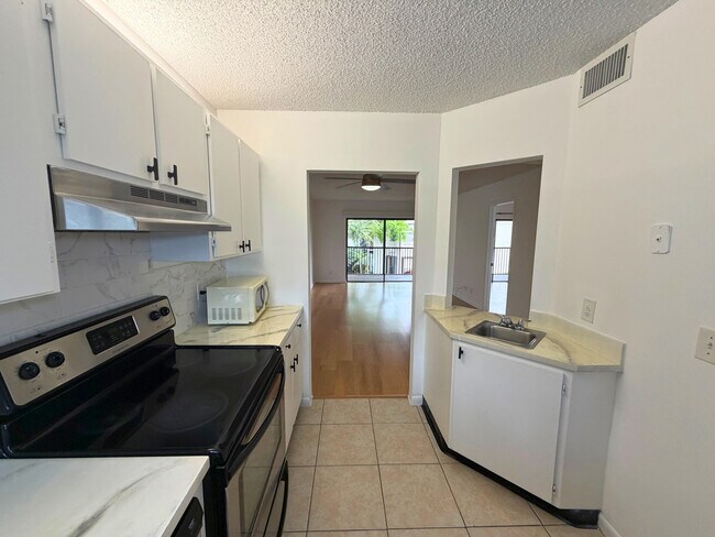 Building Photo - 1244 S Military Trail