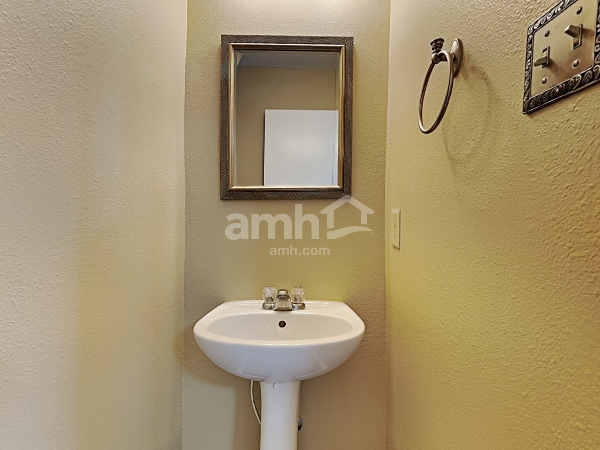 Building Photo - 786 Hickory Pine Dr