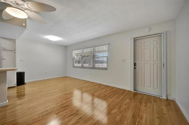 Building Photo - 650 Pinellas Point Dr S