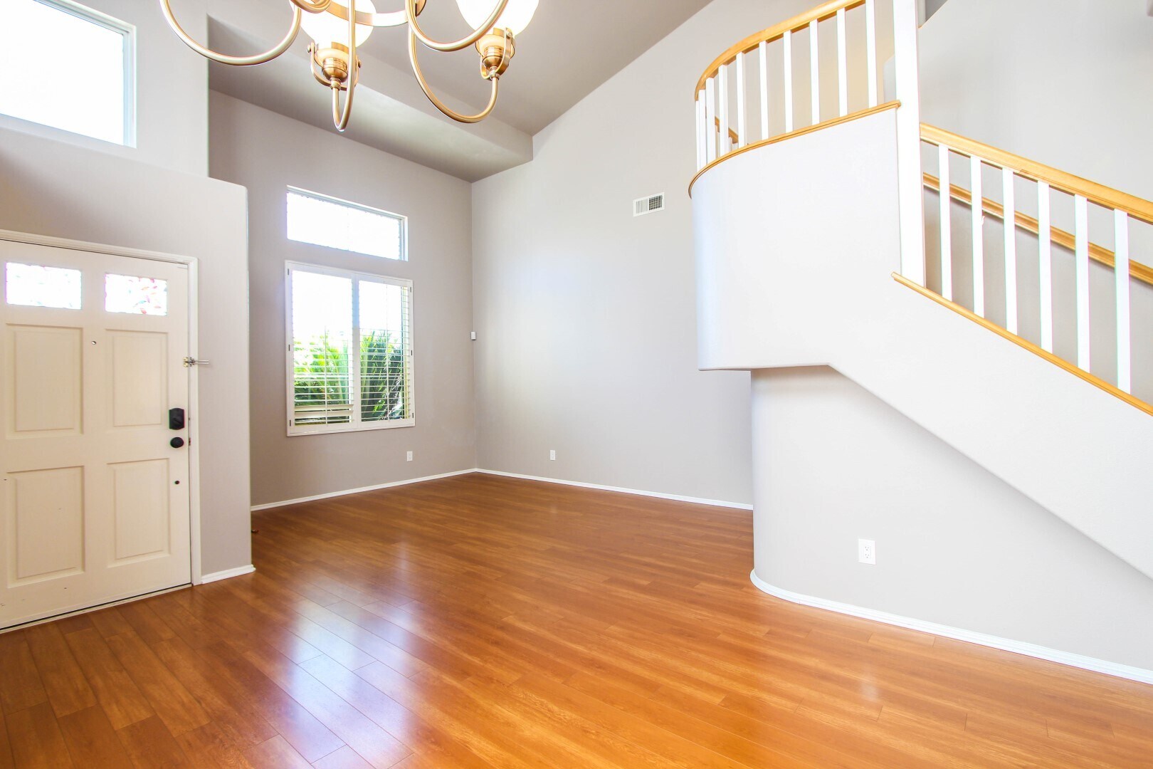 Building Photo - 655 Roscoe St