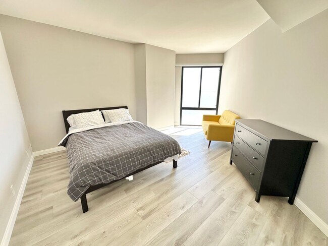 Building Photo - Oceanfront High-Rise Living – Stunning 1BR w/ Panoramic Views & Resort Amenities