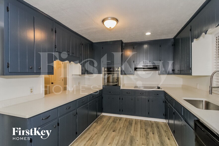 Building Photo - 30 Roving Hills Cir SE